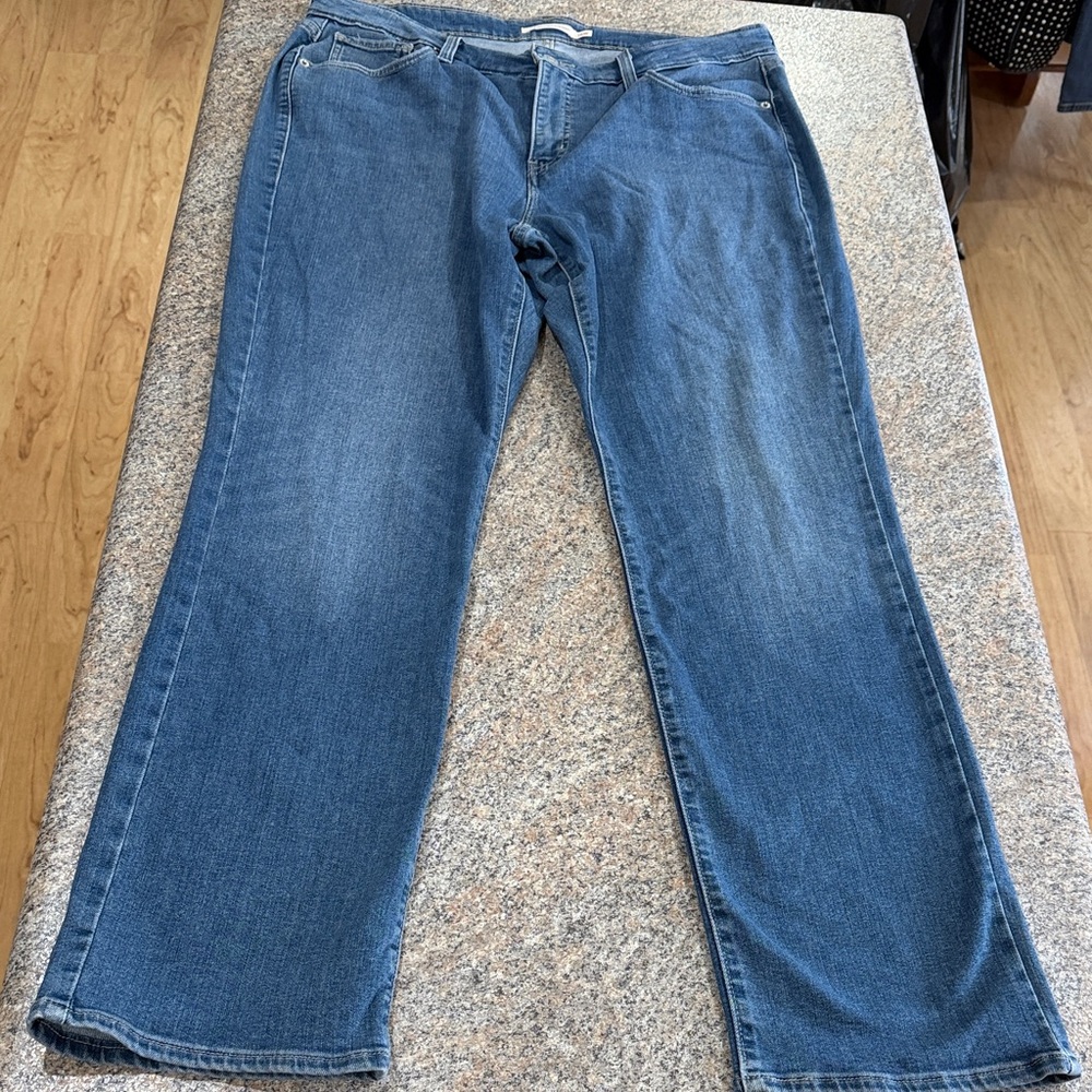 Classic Blue 414 Levi Jeans size 16